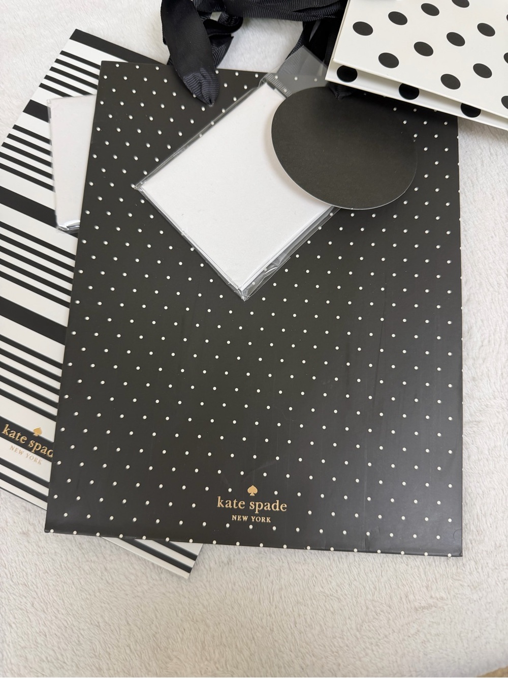 Kate Spade Gift Bag Set - Picture 3 of 4